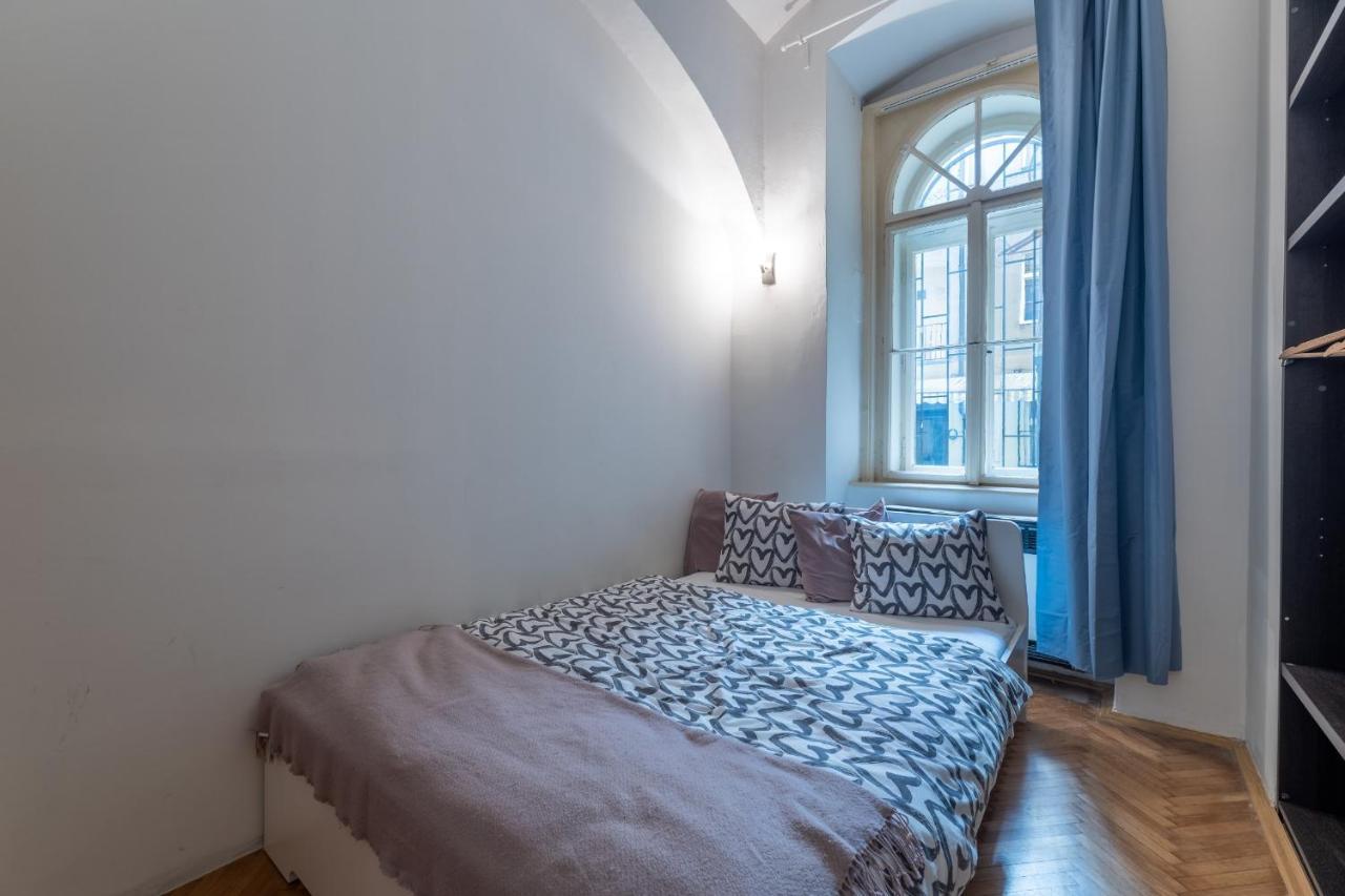 Spacious 3 Bedroom In The Heart Of Praga